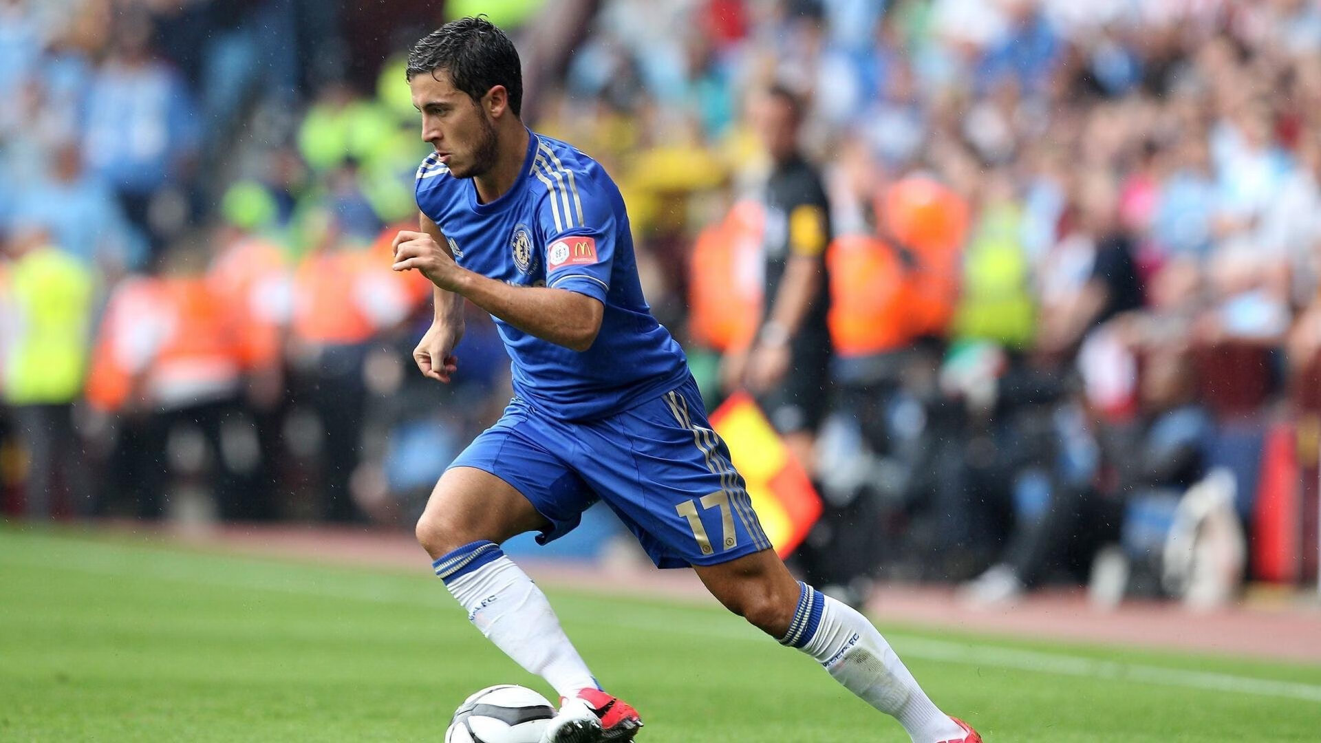 爱游戏官网-范戴克,攻防转换的艺术,日本如何粉碎英格兰的足球想象